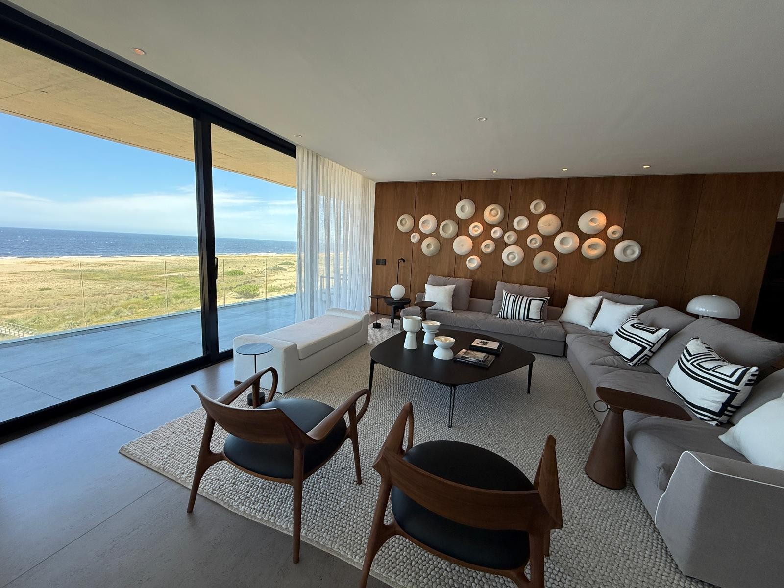 Unico y espectacular departamento en The Colette Residences. 